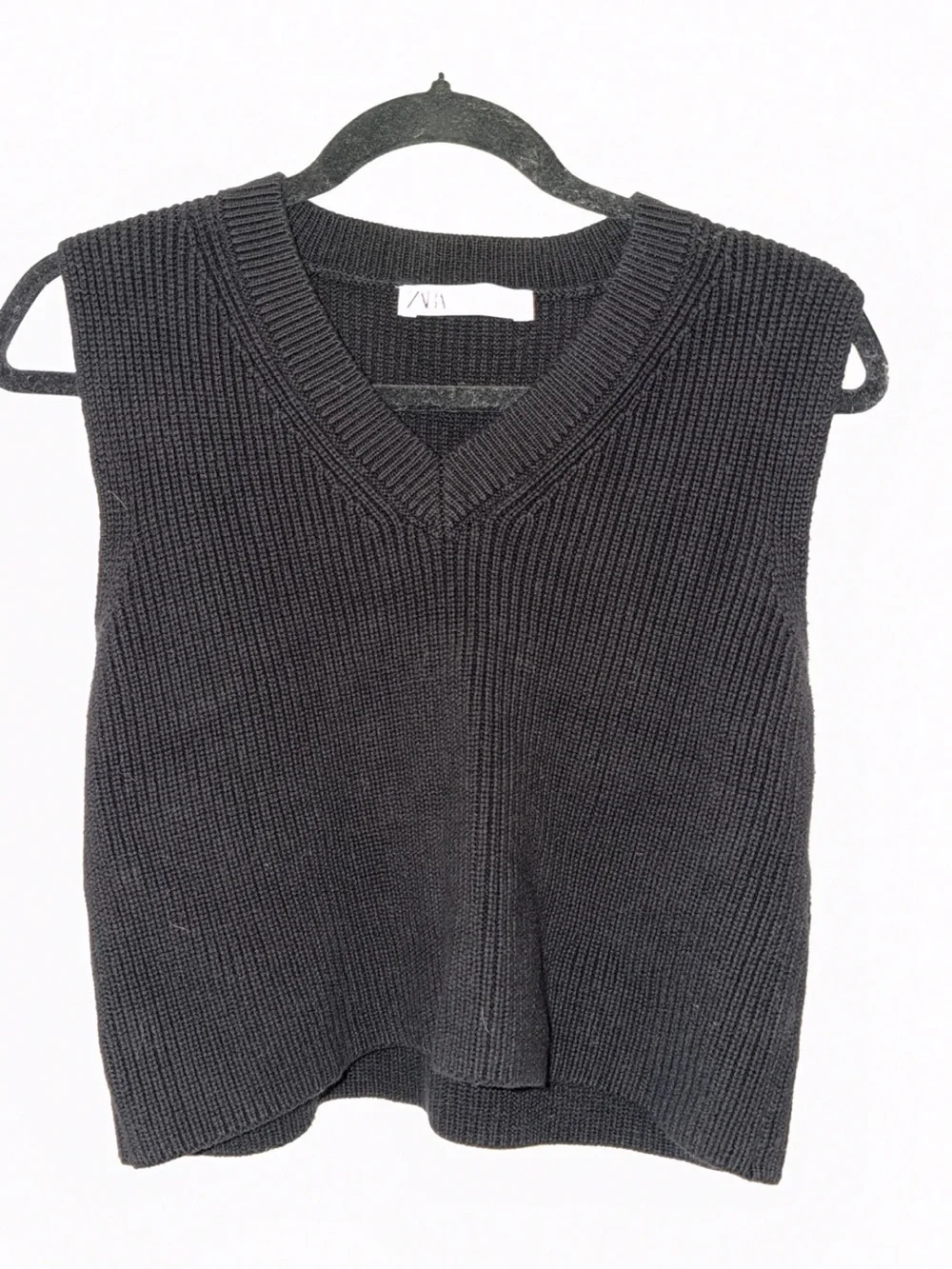 Zara Black Ribbed V-Neck Sleeveless Knit Vest - Picture 1 of 1